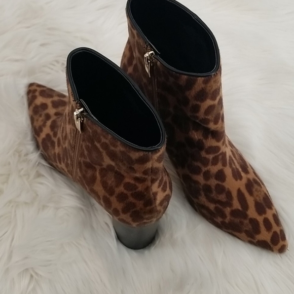 Nine West Leopard Textured Ankle Booties - Picture 7 of 9